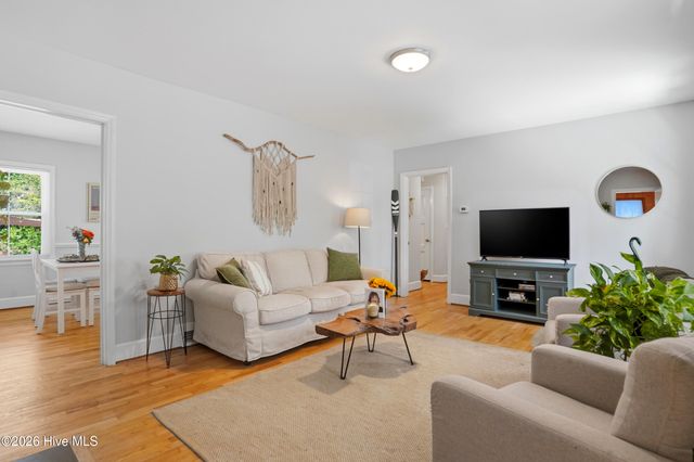 304 Parkway Drive, Wilmington, NC 28409