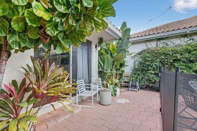 7450 Campo Florido, Boca Raton, FL 33433