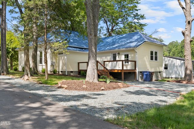 915 S 3rd Street, Sanford, NC 27330