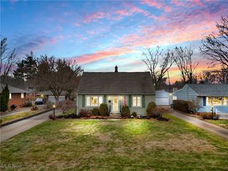 568 Bassett Road, Bay Village, OH 44140