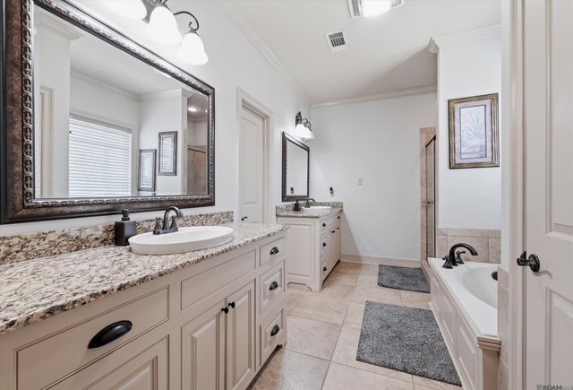 2095 High Point Dr, Zachary, LA 70791
