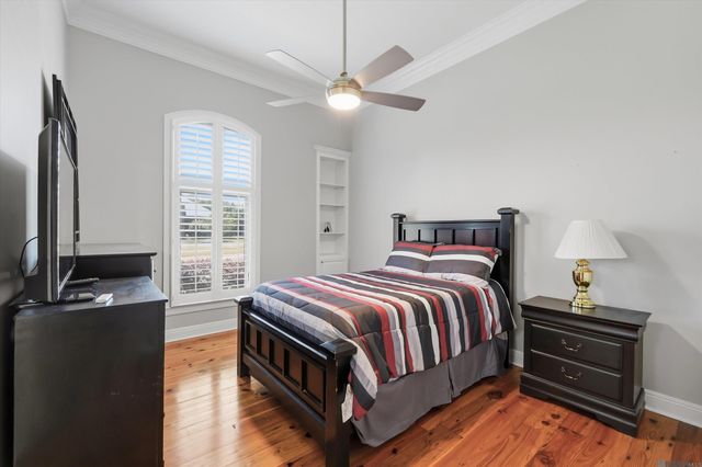 2095 High Point Dr, Zachary, LA 70791