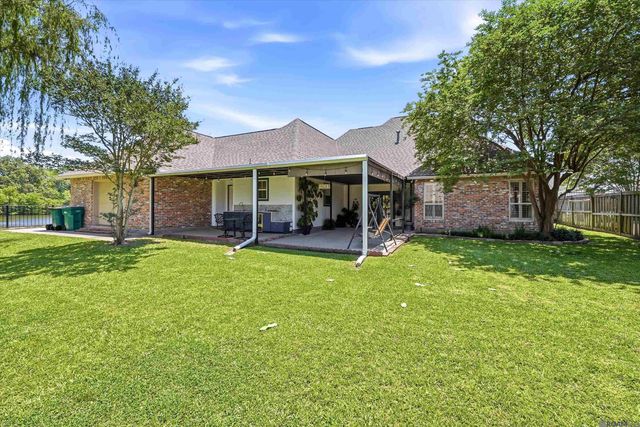 2095 High Point Dr, Zachary, LA 70791