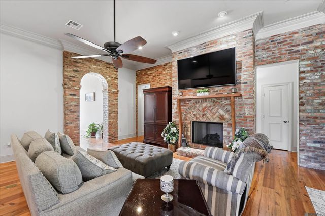 2095 High Point Dr, Zachary, LA 70791