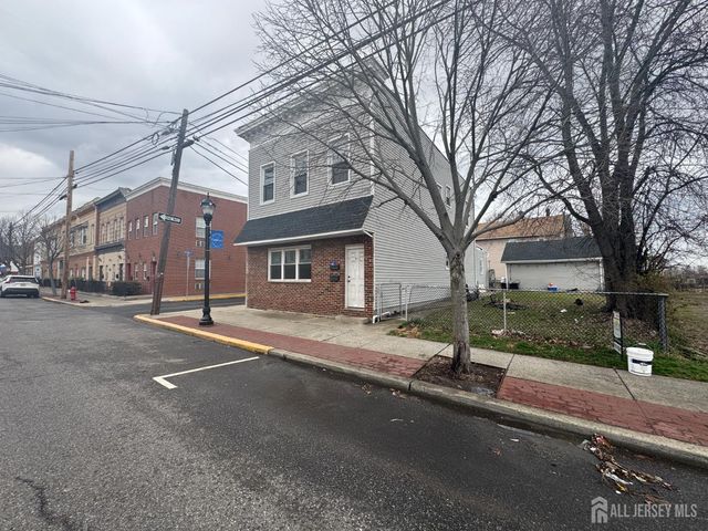 556 Roosevelt Avenue 1, Carteret, NJ 07008