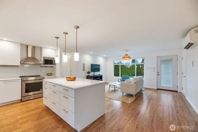 447 Index Avenue NE, Renton, WA 98056