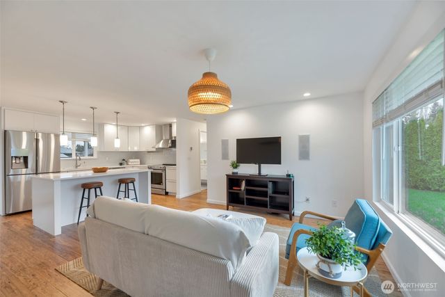 447 Index Avenue NE, Renton, WA 98056