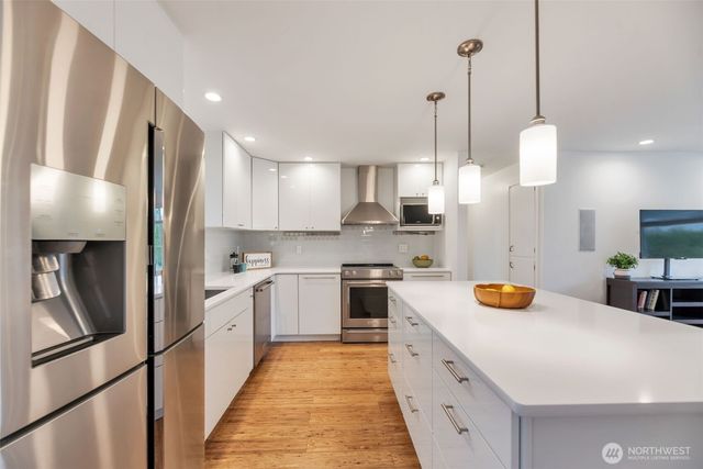 447 Index Avenue NE, Renton, WA 98056