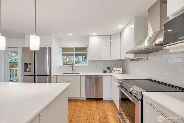 447 Index Avenue NE, Renton, WA 98056