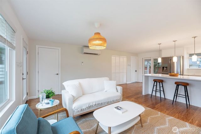 447 Index Avenue NE, Renton, WA 98056