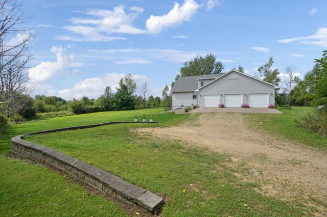 988 County Road T, Hammond, WI 54015