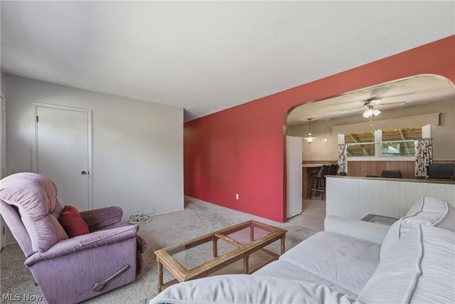 2425 Regentview Street NE, Canton, OH 44705