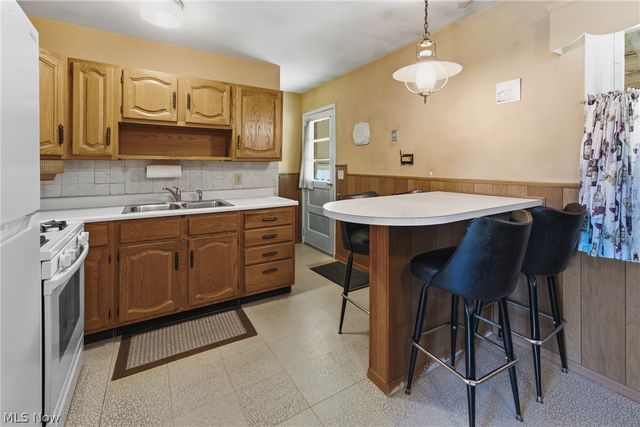 2425 Regentview Street NE, Canton, OH 44705