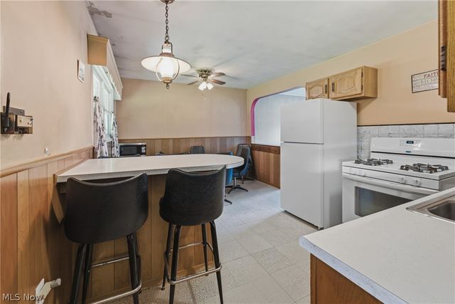 2425 Regentview Street NE, Canton, OH 44705
