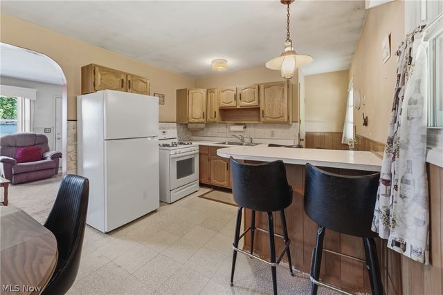 2425 Regentview Street NE, Canton, OH 44705