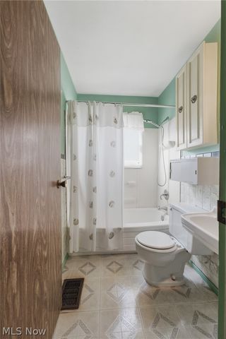 2425 Regentview Street NE, Canton, OH 44705