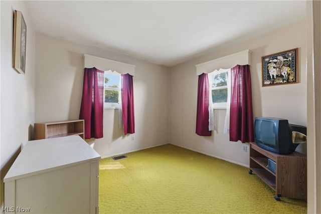 2425 Regentview Street NE, Canton, OH 44705