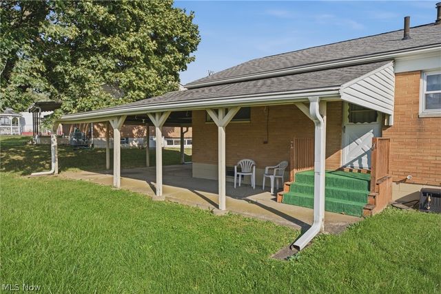 2425 Regentview Street NE, Canton, OH 44705