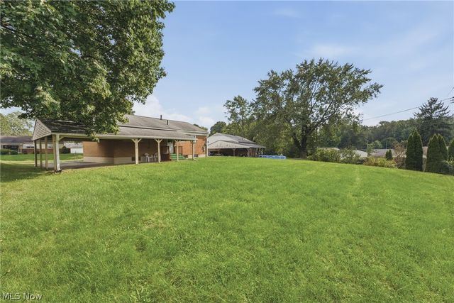 2425 Regentview Street NE, Canton, OH 44705