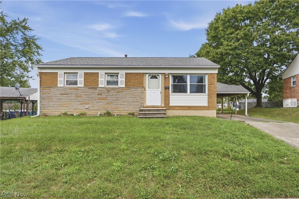 2425 Regentview Street NE, Canton, OH 44705