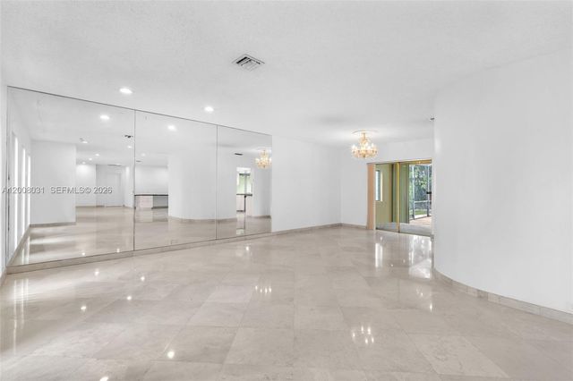 3441 N Hills Dr 00, Hollywood, FL 33021