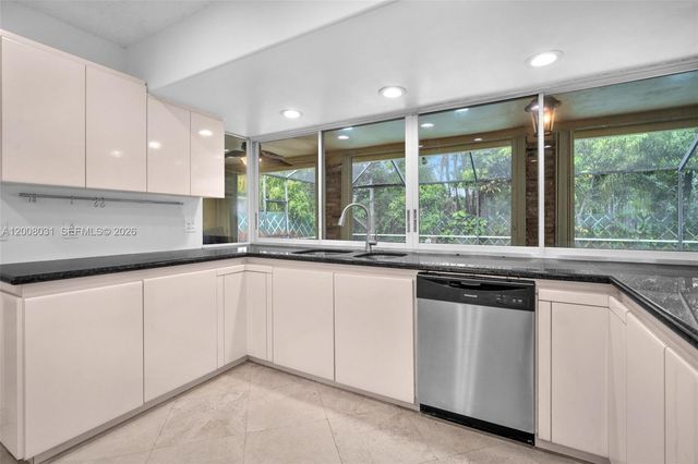 3441 N Hills Dr 00, Hollywood, FL 33021