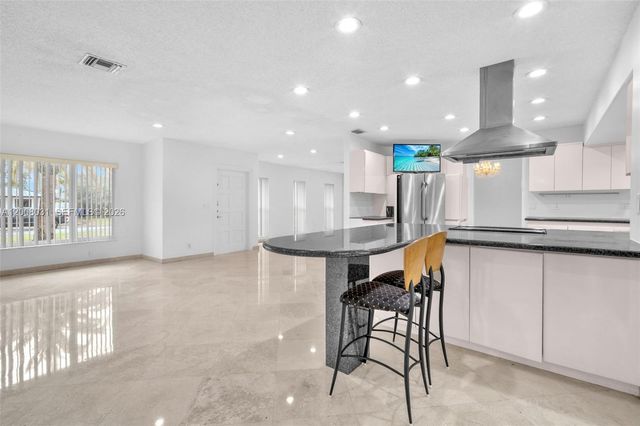 3441 N Hills Dr 00, Hollywood, FL 33021
