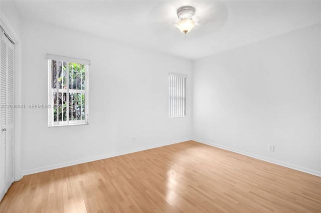 3441 N Hills Dr 00, Hollywood, FL 33021