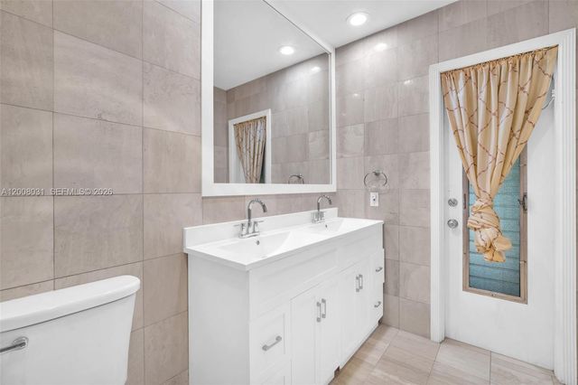 3441 N Hills Dr 00, Hollywood, FL 33021