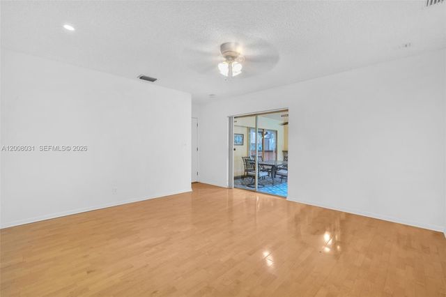 3441 N Hills Dr 00, Hollywood, FL 33021