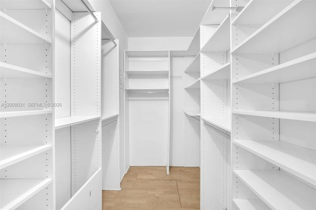 3441 N Hills Dr 00, Hollywood, FL 33021