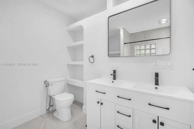 3441 N Hills Dr 00, Hollywood, FL 33021