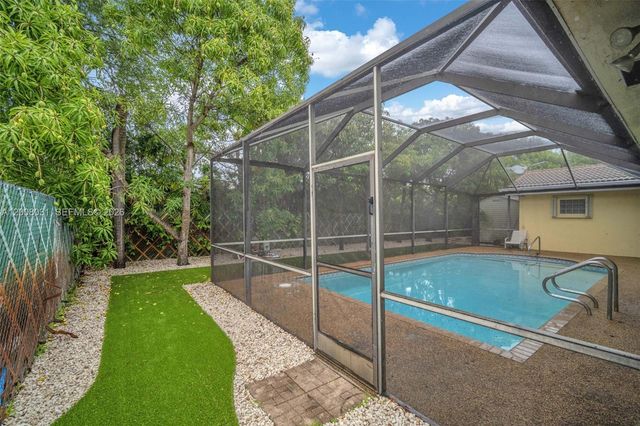 3441 N Hills Dr 00, Hollywood, FL 33021