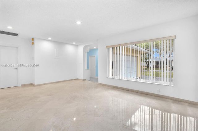 3441 N Hills Dr 00, Hollywood, FL 33021