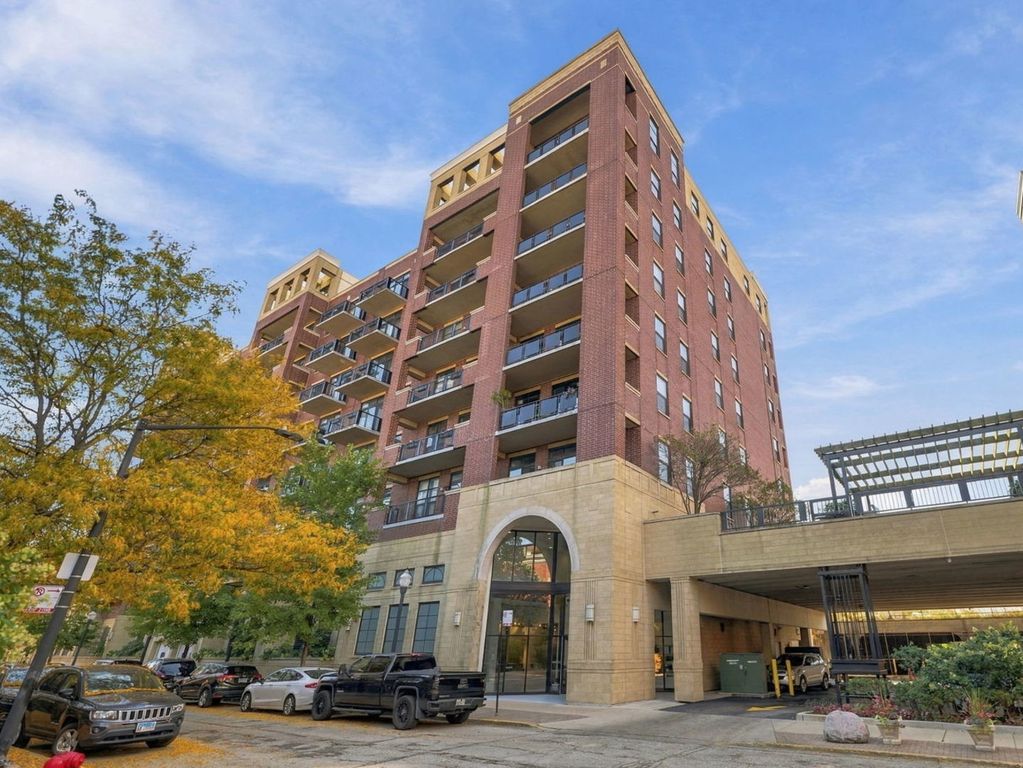 811 W 15th Place 605, Chicago, IL 60608 — exterior