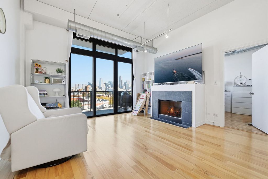 811 W 15th Place 605, Chicago, IL 60608 — photo 4