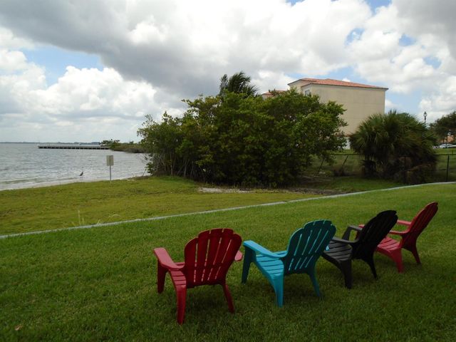 1133 Bayshore Drive 105, Fort Pierce, FL 34949
