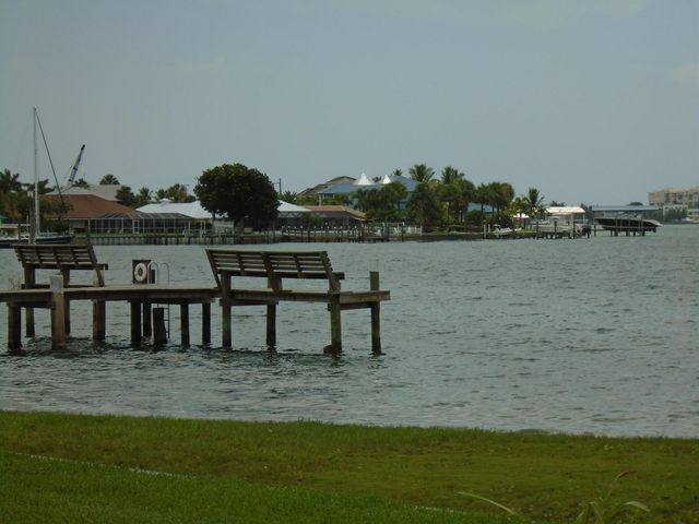 1133 Bayshore Drive 105, Fort Pierce, FL 34949