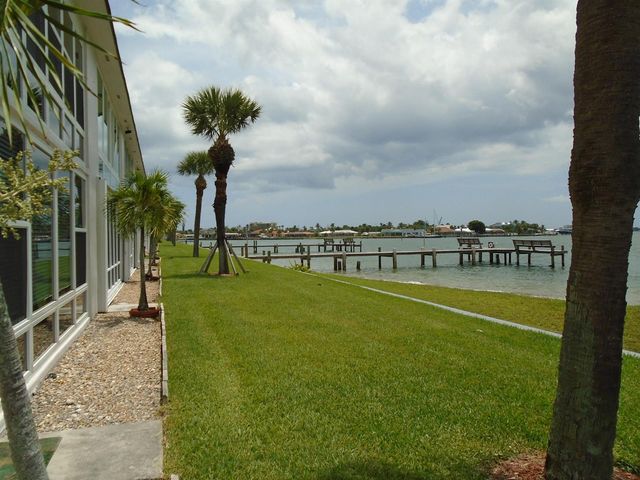 1133 Bayshore Drive 105, Fort Pierce, FL 34949