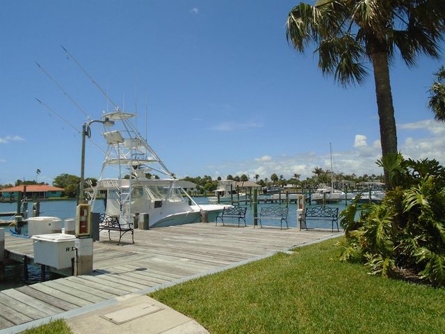 1133 Bayshore Drive 105, Fort Pierce, FL 34949