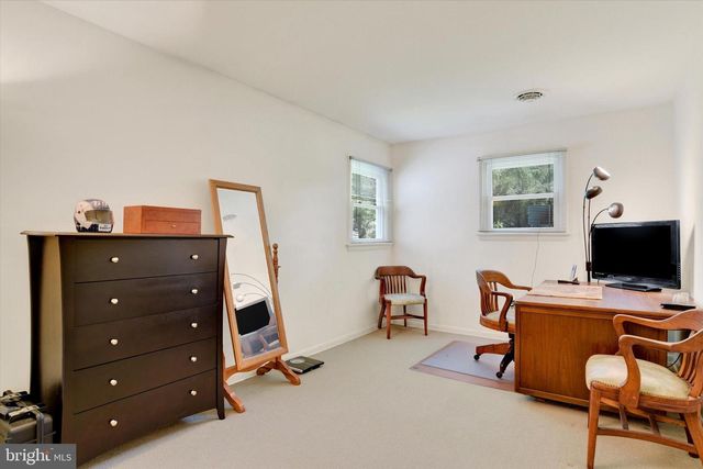 1411 MONTFORT DR, Harrisburg, PA 17110