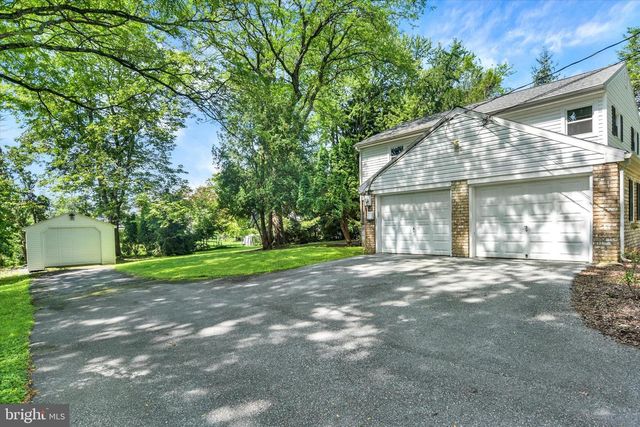 1411 MONTFORT DR, Harrisburg, PA 17110