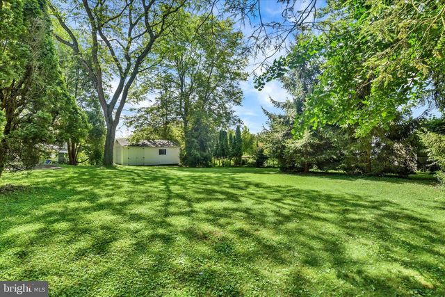 1411 MONTFORT DR, Harrisburg, PA 17110