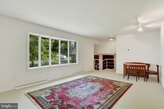 1411 MONTFORT DR, Harrisburg, PA 17110