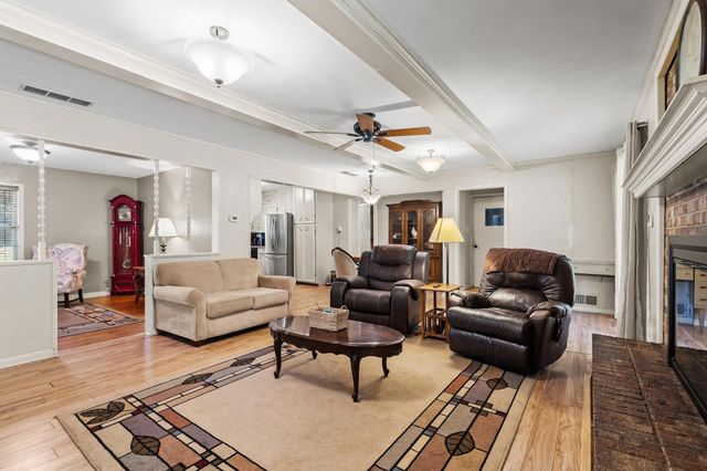 2025 Woodlake Road, Denison, TX 75021