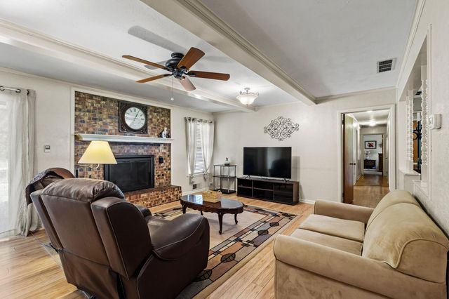 2025 Woodlake Road, Denison, TX 75021