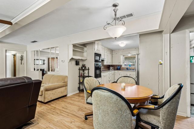 2025 Woodlake Road, Denison, TX 75021