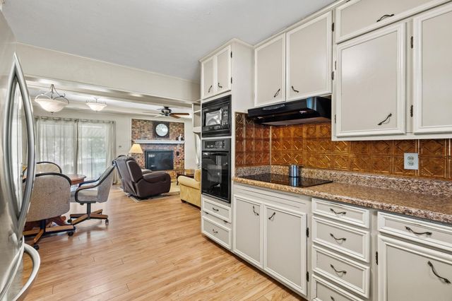 2025 Woodlake Road, Denison, TX 75021