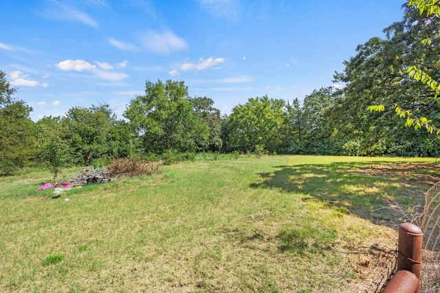 2025 Woodlake Road, Denison, TX 75021