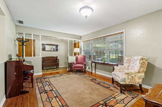 2025 Woodlake Road, Denison, TX 75021